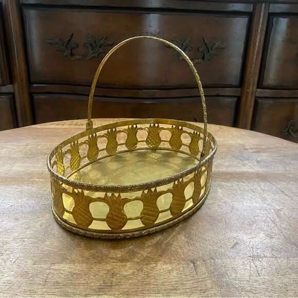 Vintage solid brass handles tray with pineapple railing - Picture 5 of 5